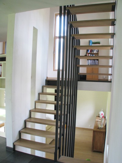maison passive escalier métal