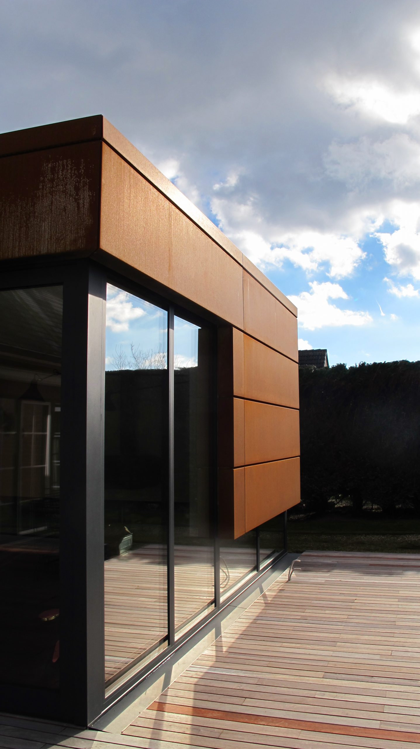 Extension contemporaine acier corten